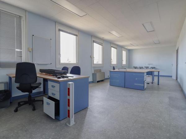MAZAMET - Immeuble de bureaux d'environ 575 m² avec parking privatif !