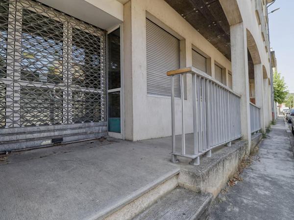 MAZAMET - Immeuble de bureaux d'environ 575 m² avec parking privatif !