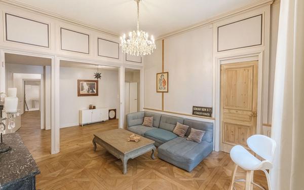 Appartement à vendre    4 pièces • 132,95 m2 Lyon 5