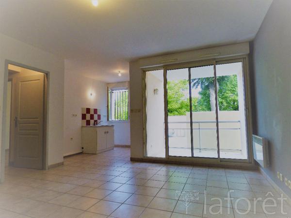 Location appartement près de Saint-Maximin-la-Sainte-Baume - 2 pièce(s) - 46 m² - 695 € / mois