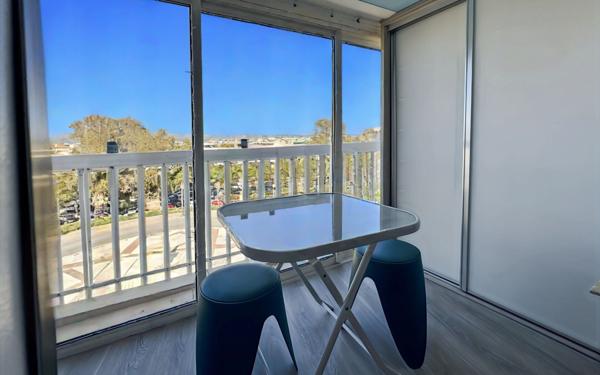 Appartement à vendre    2 pièces • 26,70 m2 Fréjus
