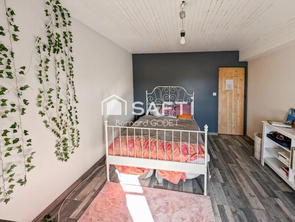 maison de campagne, dépendance, terrain non attenant.