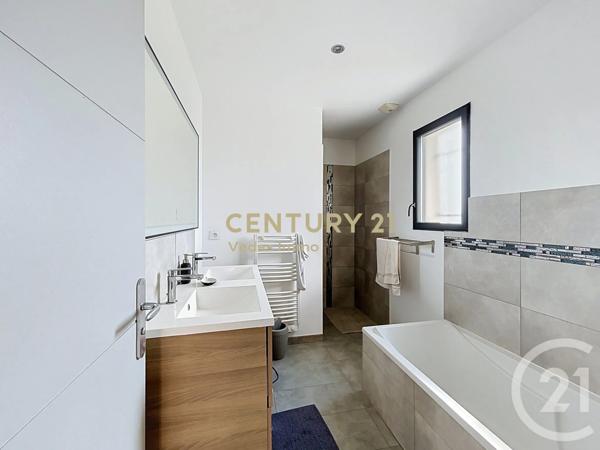 Maison à vendre  4 pièces - 96,30 m 2   ST JEAN DE VEDAS  - 34
