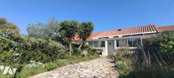 A FRONTIGNAN (34110), quartier des Crozes, maison de trois pièces d'une superficie de 103 m².