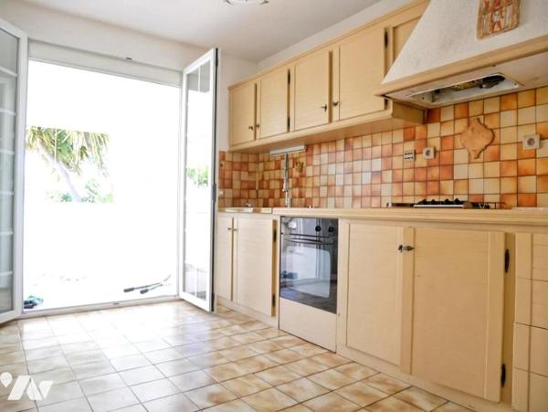 A FRONTIGNAN (34110), quartier des Crozes, maison de trois pièces d'une superficie de 103 m².