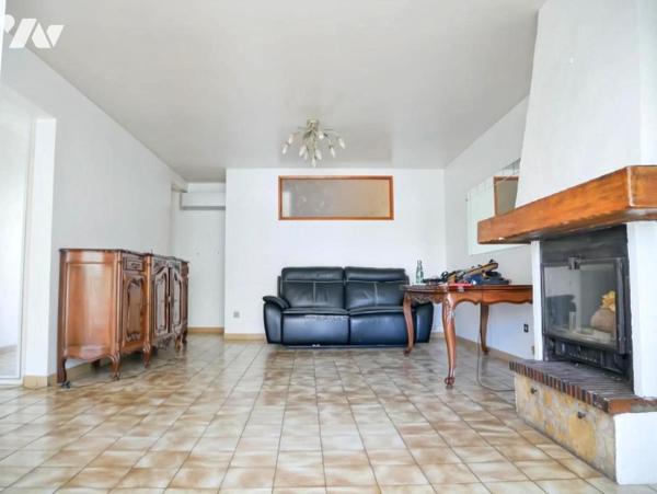 A FRONTIGNAN (34110), quartier des Crozes, maison de trois pièces d'une superficie de 103 m².