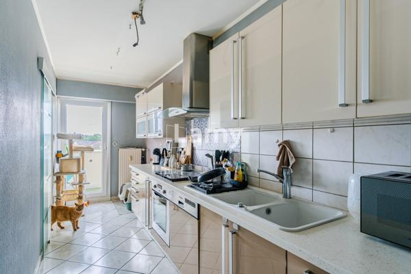 Appartement t3 balcons cave et parking