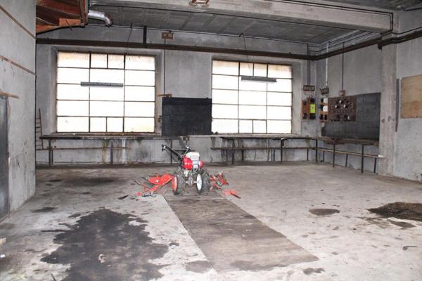 Maison Pradelles 12 pièce(s) 200 m2 avec grands garages