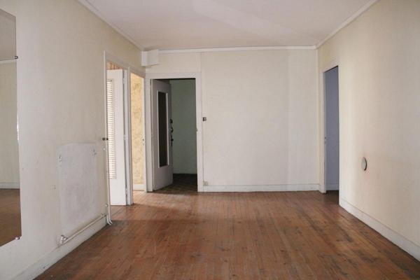 Maison Pradelles 12 pièce(s) 200 m2 avec grands garages