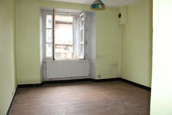 Maison Pradelles 12 pièce(s) 200 m2 avec grands garages