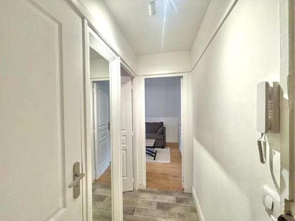 Charmant 2 pièces entièrement rénové proche métro