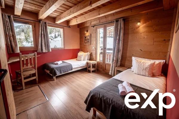 Chalet 168m² utile à La Plagne 1800 – Écrin alpin pour 11 convives avec jacuzzi & vue Mont Blanc