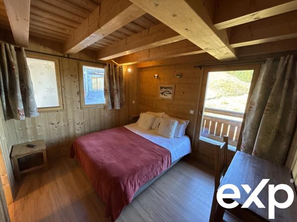 Chalet 168m² utile à La Plagne 1800 – Écrin alpin pour 11 convives avec jacuzzi & vue Mont Blanc