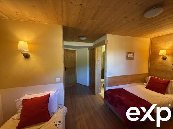 Chalet 168m² utile à La Plagne 1800 – Écrin alpin pour 11 convives avec jacuzzi & vue Mont Blanc