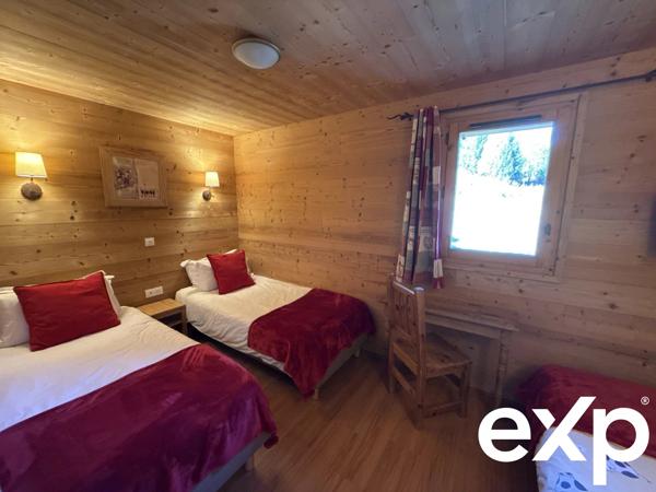 Chalet 168m² utile à La Plagne 1800 – Écrin alpin pour 11 convives avec jacuzzi & vue Mont Blanc