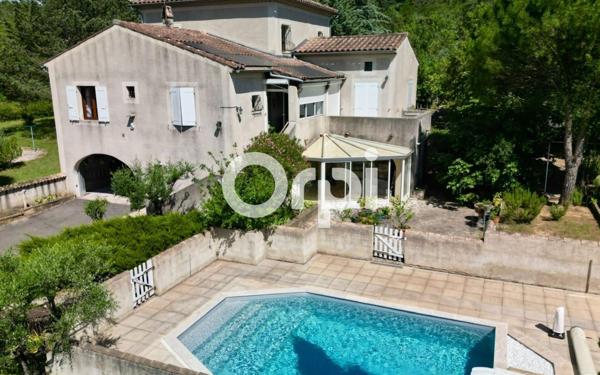 Maison à vendre    6 pièces • 225,46 m2 Ruoms