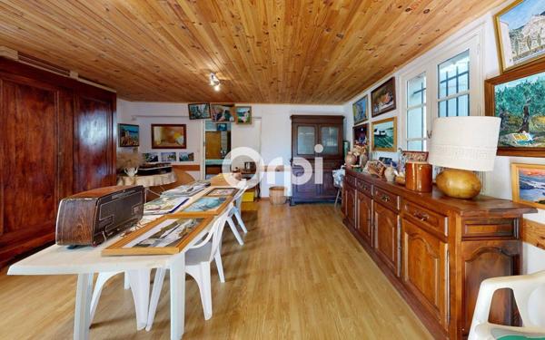 Maison à vendre    6 pièces • 225,46 m2 Ruoms