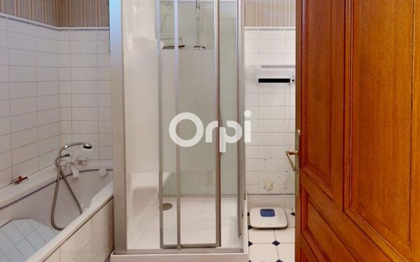 Maison à vendre    6 pièces • 225,46 m2 Ruoms