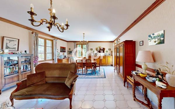 Maison à vendre    6 pièces • 225,46 m2 Ruoms