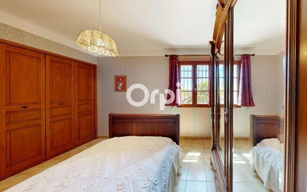 Maison à vendre    6 pièces • 225,46 m2 Ruoms