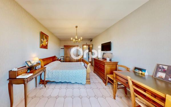 Maison à vendre    6 pièces • 225,46 m2 Ruoms