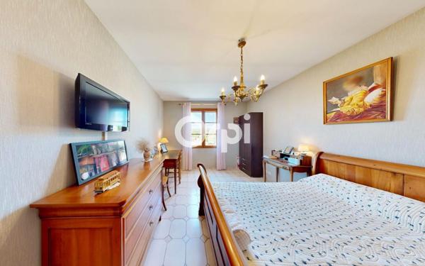 Maison à vendre    6 pièces • 225,46 m2 Ruoms