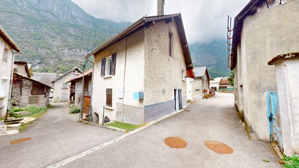 Maison + Grange Livet Et Gavet