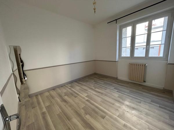 PROCHE PIRMIL T2 AVEC JARDIN COMMUN,