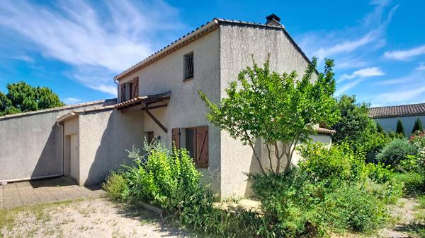 Maison à vendre à Caromb, 3 chambres, avec jardin et garage