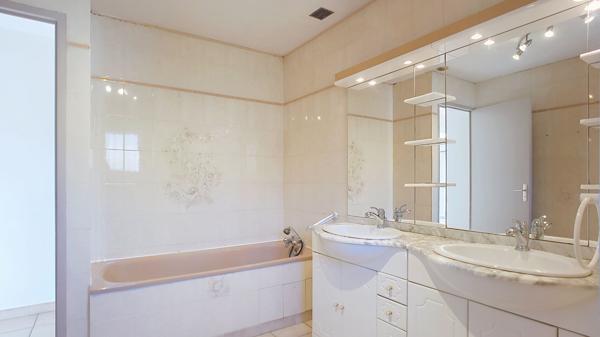 Maison à vendre à Caromb, 3 chambres, avec jardin et garage