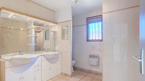 Maison à vendre à Caromb, 3 chambres, avec jardin et garage