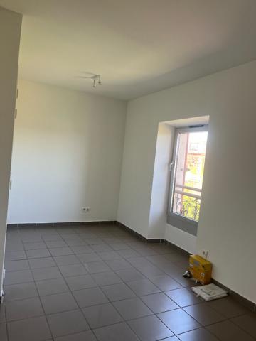 Local professionnel 44 m² ? Centre-ville de Gardanne