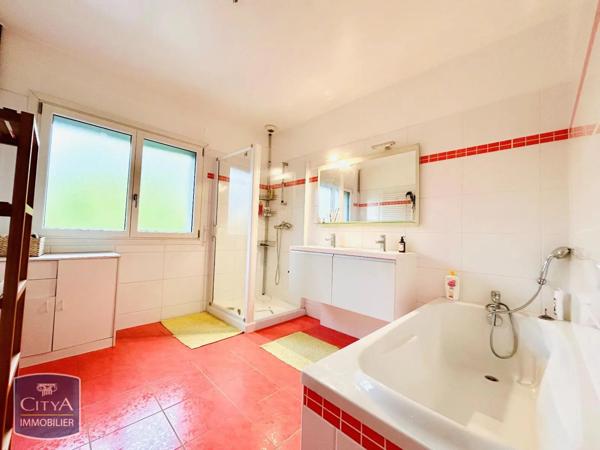 Maison à vendre 13 pièces 393m²