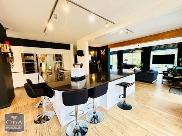 Maison à vendre 13 pièces 393m²