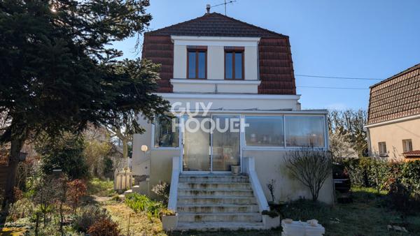 Maison Aubergenville 6 pièces, 3 chambres.