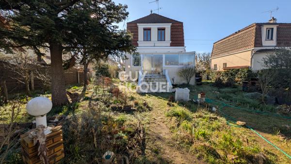 Maison Aubergenville 6 pièces, 3 chambres.