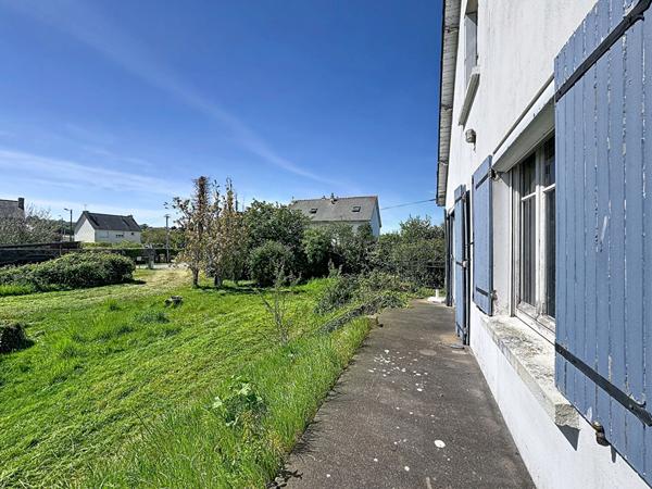 Maison avec vue mer aux Grèves de Langueux - Maison des années 60, divisé en deux appartements au Grèves de Langueux avec une vue dégagée sur les grèves et la mer !