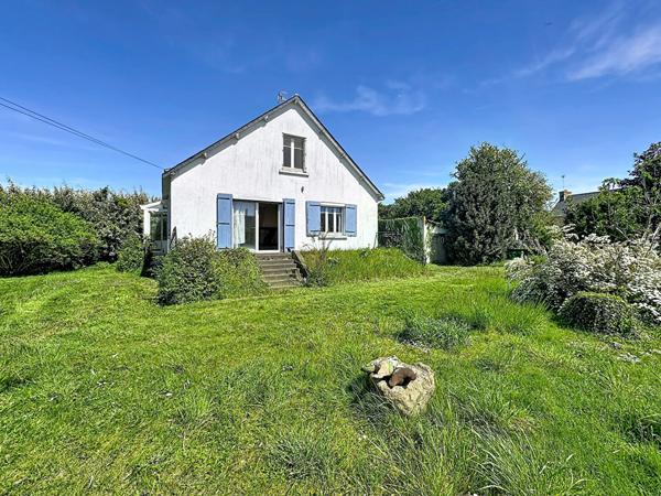 Maison avec vue mer aux Grèves de Langueux - Maison des années 60, divisé en deux appartements au Grèves de Langueux avec une vue dégagée sur les grèves et la mer !