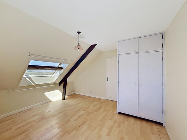 Maison avec vue mer aux Grèves de Langueux - Maison des années 60, divisé en deux appartements au Grèves de Langueux avec une vue dégagée sur les grèves et la mer !