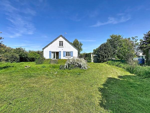 Maison avec vue mer aux Grèves de Langueux - Maison des années 60, divisé en deux appartements au Grèves de Langueux avec une vue dégagée sur les grèves et la mer !