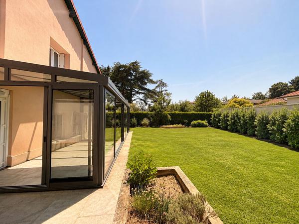 Maison à Tassin-La-Demi-Lune - quartier de L'Aigas - 171 m² sur terrain de 606 m²