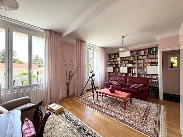 Maison à Tassin-La-Demi-Lune - quartier de L'Aigas - 171 m² sur terrain de 606 m²