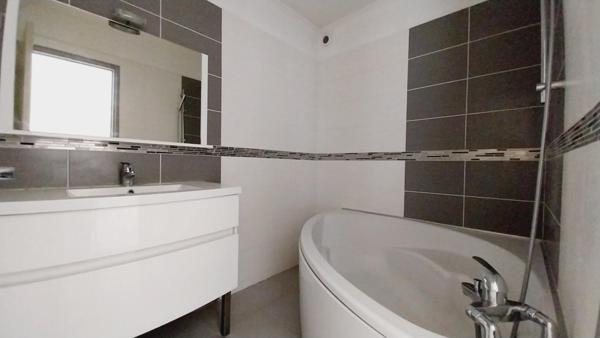 AGEN 47000 immeuble 6 pièce(s) 181m2