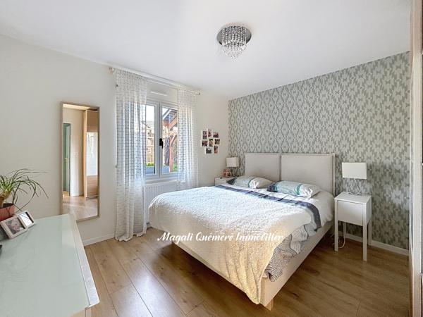 SOUS COMPROMIS ! Jolie maison familiale 5 pièces + mezzanine avec piscine