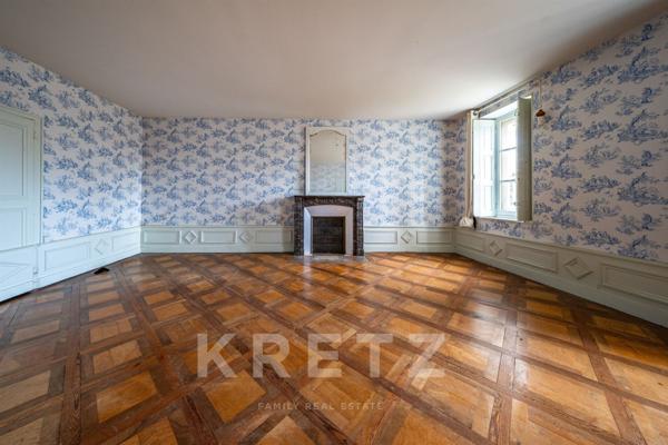 Château du XVI ème siècle en Bourgogne (proche Autun)