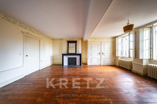 Château du XVI ème siècle en Bourgogne (proche Autun)