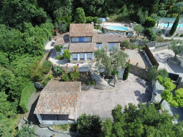 Villa avec piscine et vue dégagée – Entre Grasse et Cabris