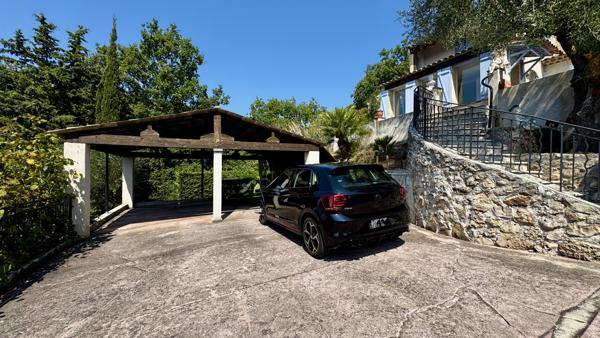 Villa avec piscine et vue dégagée – Entre Grasse et Cabris
