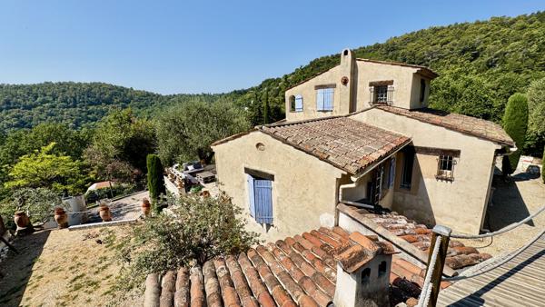 Villa avec piscine et vue dégagée – Entre Grasse et Cabris