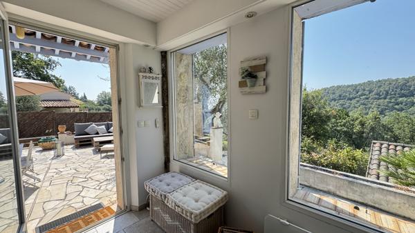 Villa avec piscine et vue dégagée – Entre Grasse et Cabris